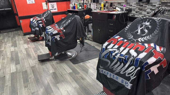 MoneyMakingB_the _Barber / Barry Matthews business photograph